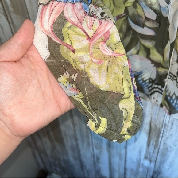 White House Black Market Pleated Butterfly Printed Blouse - Picture 4 of 6